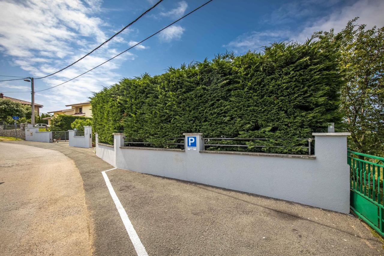 Terra Magica Deluxe Apartment Or Room With Private Parking, Terrace And Sea View Rijeka Exterior foto